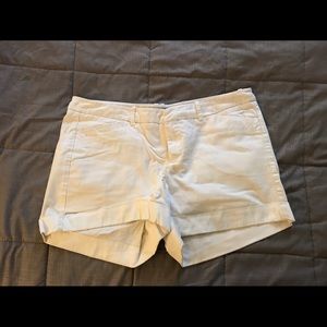 White/cream shorts